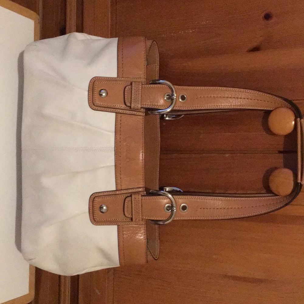 New vintage coach handbag. Never used!